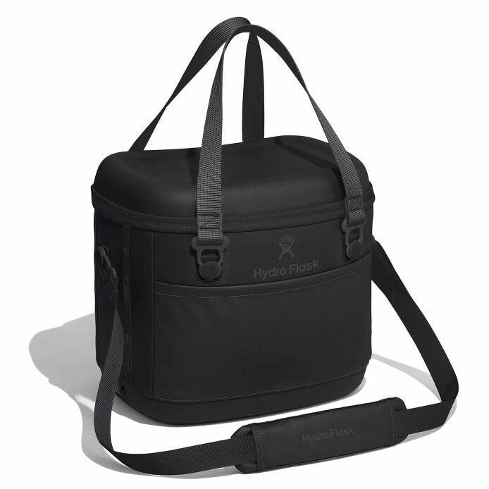 game-day-bundle-h7 12pco001-carryout-cooler-15l-black-angled_1_1.jpg