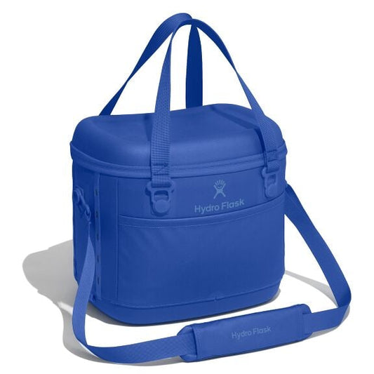 carryouttm-soft-cooler-15-l-v1 12pco382_carryout_cooler_15l_capri_blue_angled_1.jpg