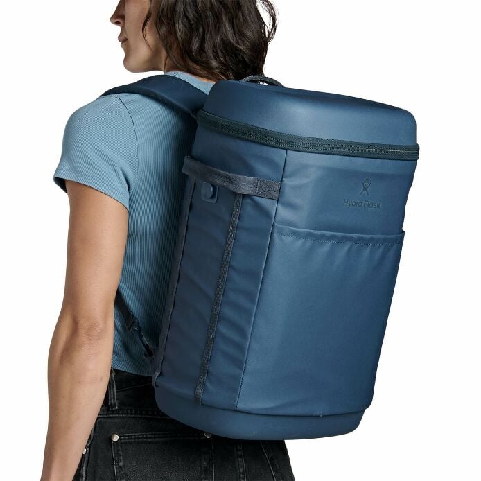 carryouttm-backpack-22-l-q7 250815_hydro_s26_hb_14605_7.jpg