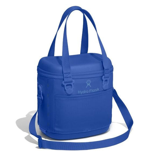 carryouttm-soft-cooler-10-l-p6 6pco382_carryout_cooler_10l_capri_blue_angled_1.jpg