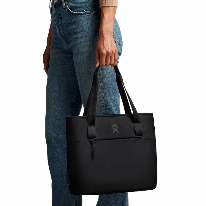 8-l-insulated-lunch-tote-e4 8l-tote-black-hb.jpg