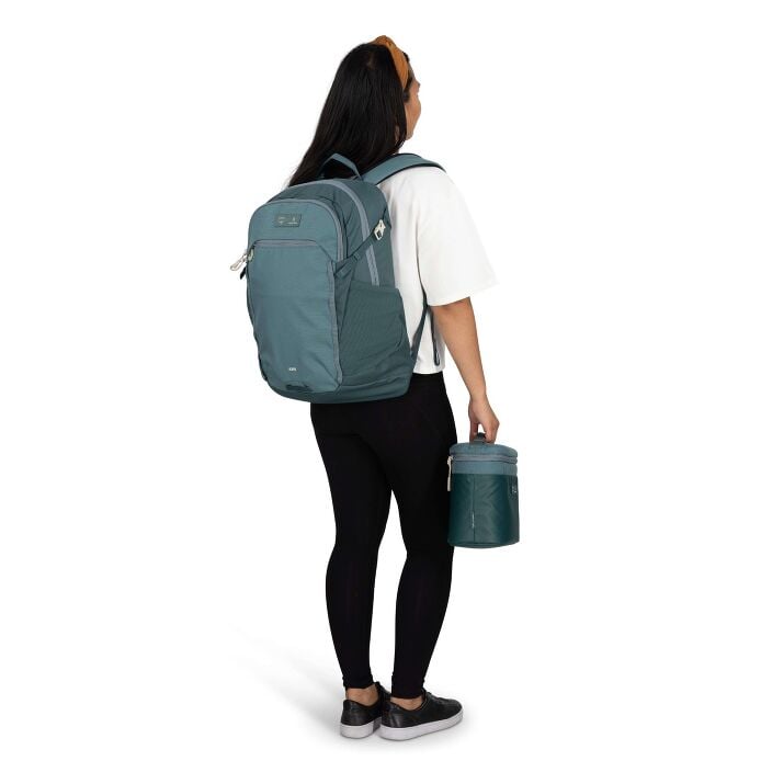 osprey-axis-x-hydro-flask-campus-essentials-bundle-h8 axisxhydroflask_s26_onbody2_cascadeblue_10007249_2.jpg