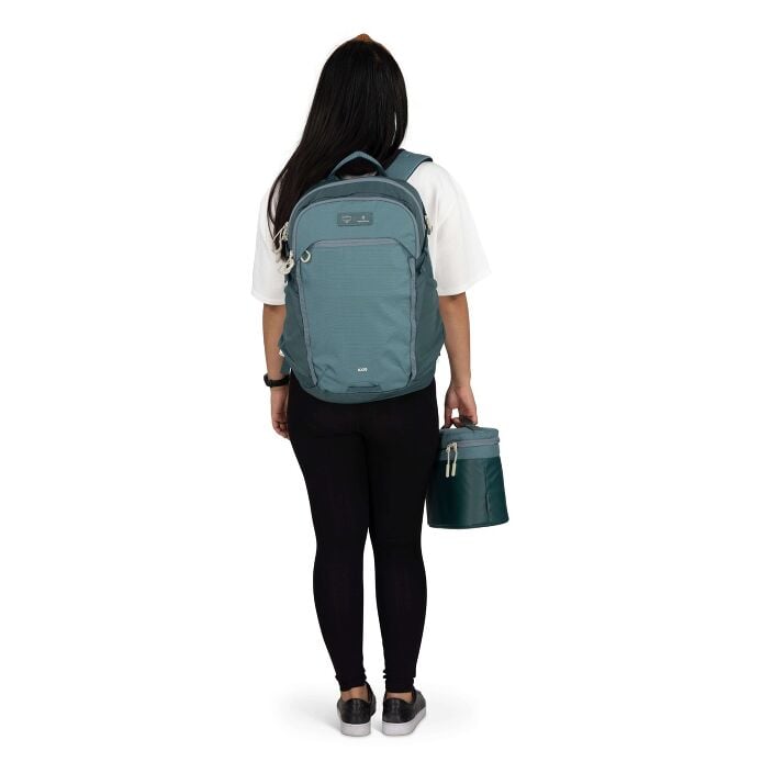osprey-axis-x-hydro-flask-campus-essentials-bundle-h8 axisxhydroflask_s26_onbody3_cascadeblue_10007249_2.jpg