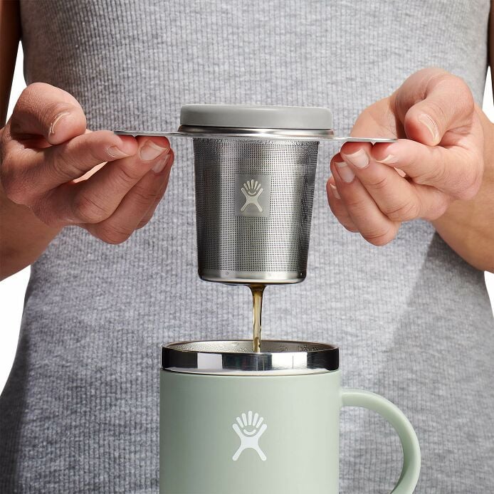 tea-infuser-a8 drif035-tea-infuser-birch-hb-pour_1.jpg
