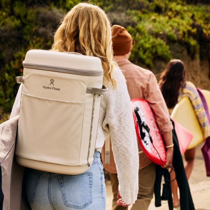 carryouttm-backpack-22-l-g9 hf_carryout_bouwer_d1_l1_torrey_pines_lifestyle_0974_2.jpg