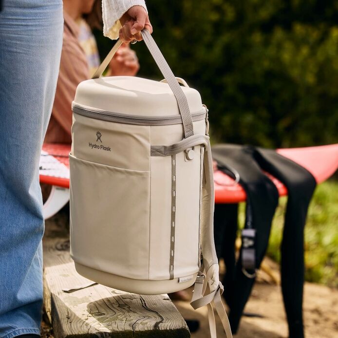 carryouttm-backpack-22-l-g9 hf_carryout_bouwer_d1_l1_torrey_pines_lifestyle_1444_2.jpg