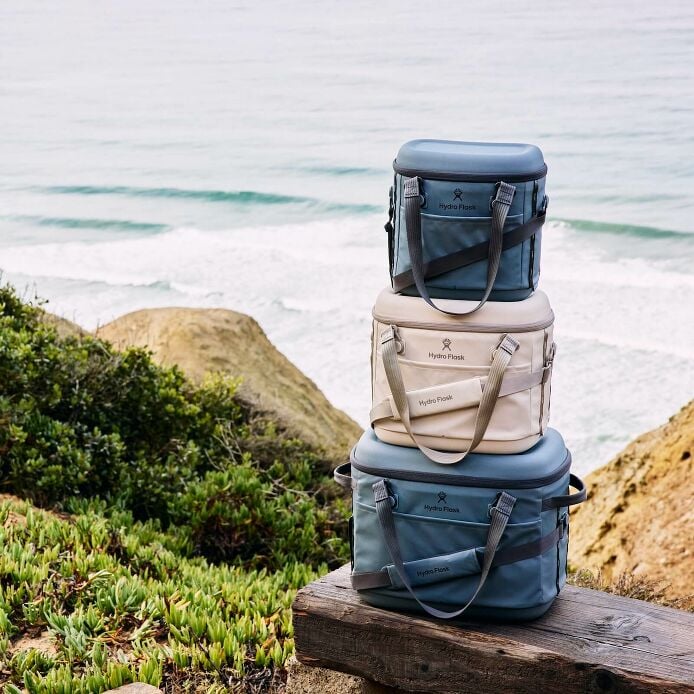 carryouttm-soft-cooler-15-l-v1 hf_carryout_bouwer_d1_l1_torrey_pines_still_life_0252_6.jpg