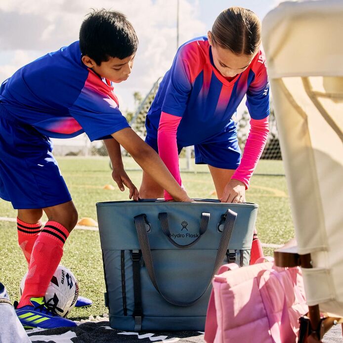 carryouttm-soft-cooler-tote-30-l-q9 hf_carryout_bouwer_d2_l2_parking_soccer_2454_1_1.jpg