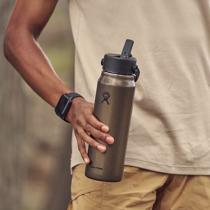 32-oz-lightweight-flex-straw-bottle-j3 hf_s26_lightweight_mcinnis_6345_2_3.jpg