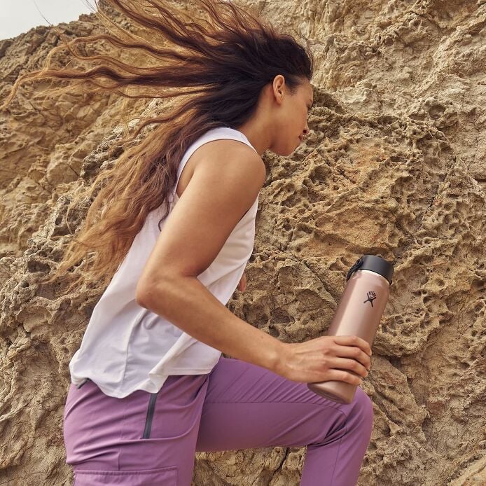 32-oz-lightweight-flex-straw-bottle-j3 hf_s26_lightweight_mcinnis_6946_1_3.jpg