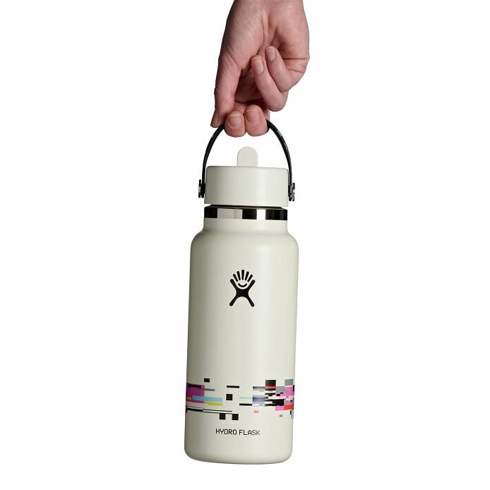glitch-collection-32-oz-bottle-with-flex-straw-cap-l1 le26-w32-1006-32-oz-wide-flex-straw-cap-glitch-white-hb.jpg