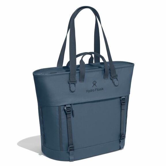 carryouttm-soft-cooler-tote-30-l-q9 maxiit384-carryout-tote-30l-harbor-blue-angled_1_1.jpg