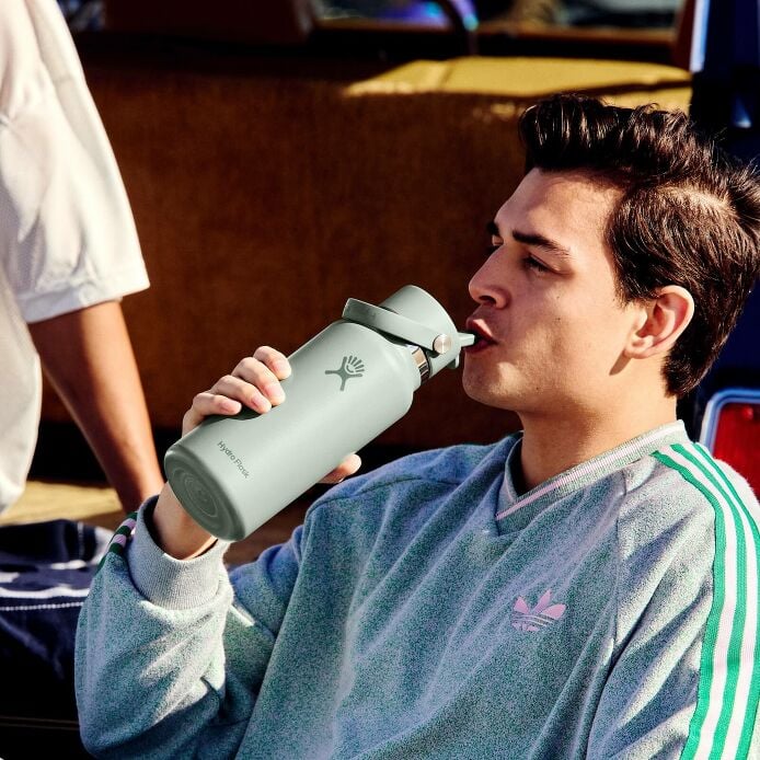 32-oz-wide-mouth-with-flex-straw-cap-h2 s25_tailgating_brouwer_exp-2028-06-01_04-6336_1__5.jpg
